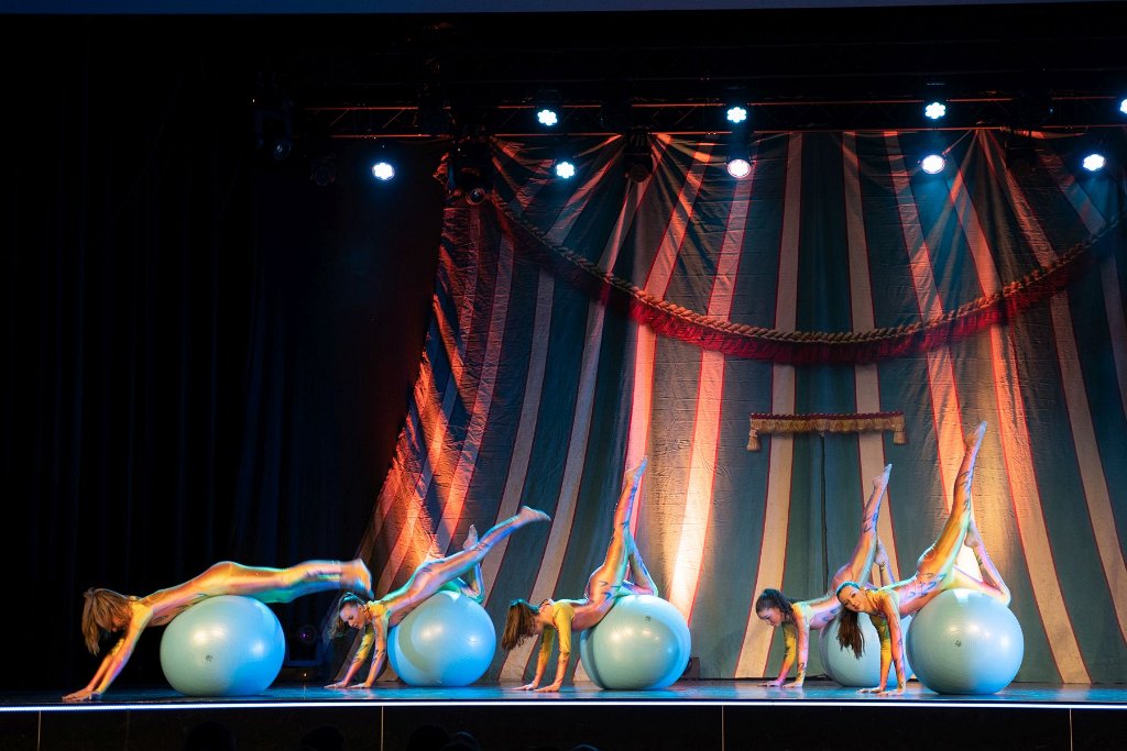 Wintercircus 6D 011.jpg